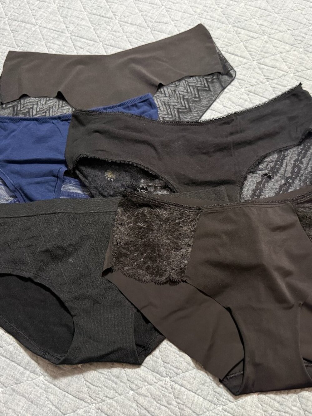 Victoria's Secret Hiphugger Black and Blue Lot of 5 Panties Sz Large NWT